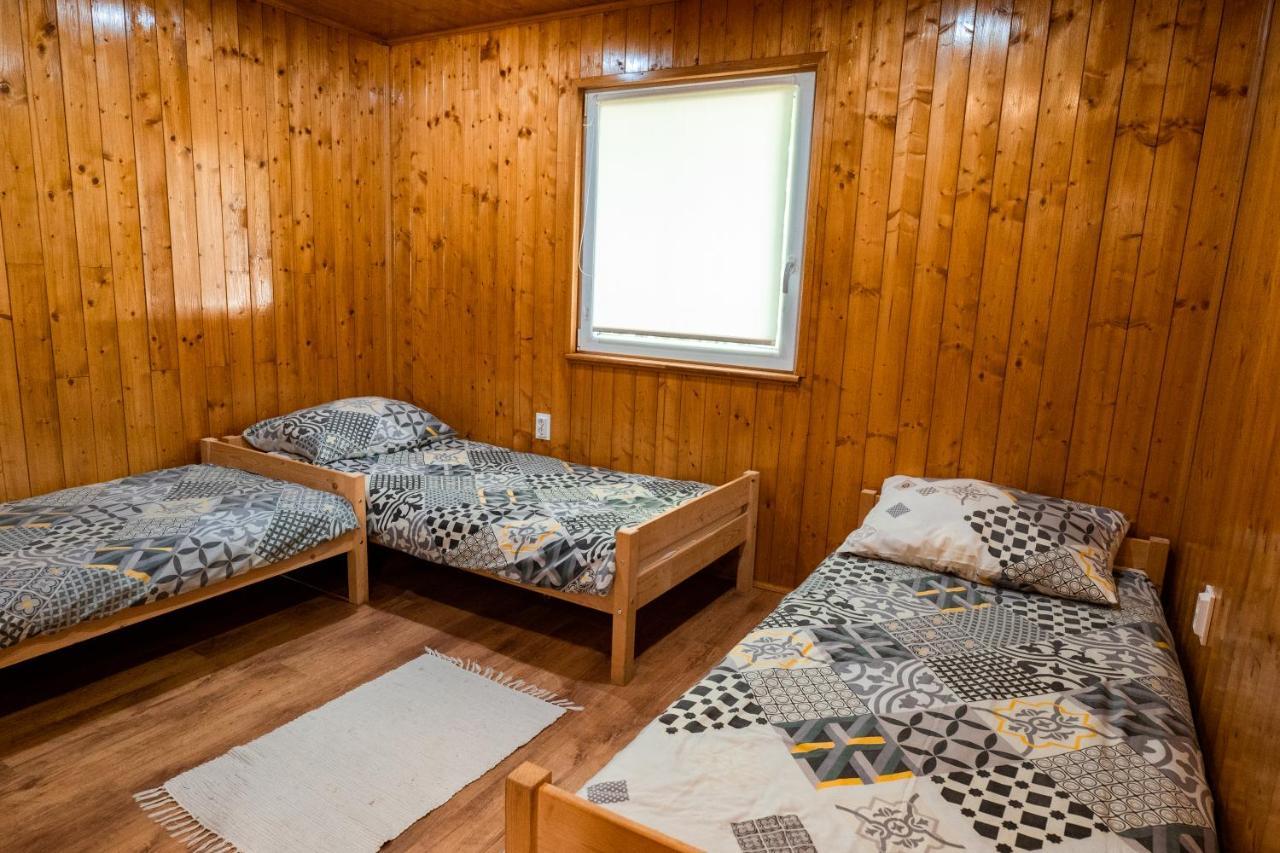 Tennis Guesthouse Ordacsehi Ngoại thất bức ảnh